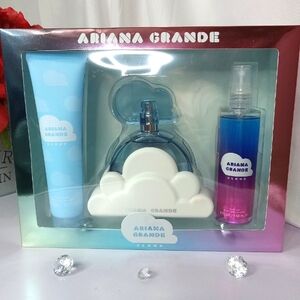 Ariana Grande Clouds set.